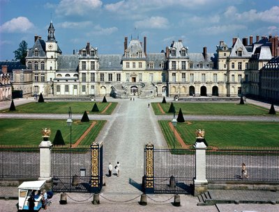 外観図 作： French School